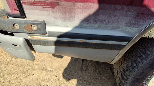 1991-1994 S10 Blazer Passenger Right Rear Moulding On Quarter Panel Oem