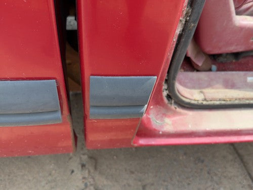 1991-1993 Dodge Dakota Passenger Right Rear Moulding On Cab Corner Oem