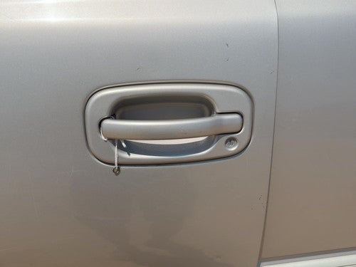 00-06 Suburban 1500 Driver Left Front Outside Door Handle Oem Silver Birch 59U