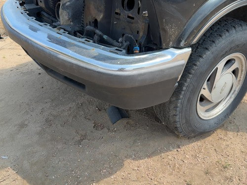 1998-2005 Chevy S10 Blazer Front Bumper With Brackets Assembly Oem 15094048