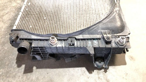 2013-2018 Dodge Ram 4500 Radiator With Fan Shroud Oem Cummins 6.7L At 4X4