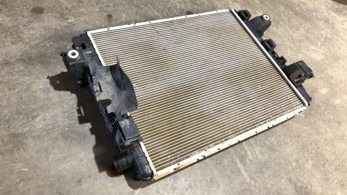 2013-2018 Dodge Ram 4500 Radiator With Fan Shroud Oem Cummins 6.7L At 4X4