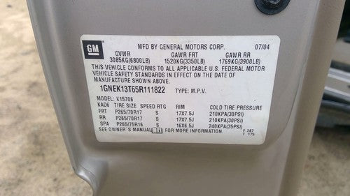 2004-2006 Chevy Tahoe Fuel Filler Neck Assembly With Gas Cap Oem 15078967