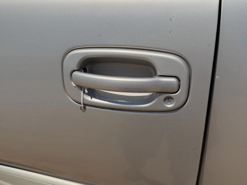 00-06 Suburban 1500 Driver Left Front Outside Door Handle Oem Silver Birch 59U