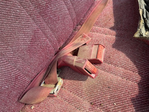 1991 Dodge Dakota Passenger Right Front Seat Belt Buckle Receiver Oem Red