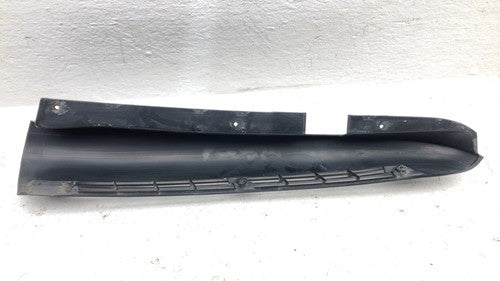 1992-1994 Chevy Suburban Driver Left Rear Moulding On Corner Panel Oem