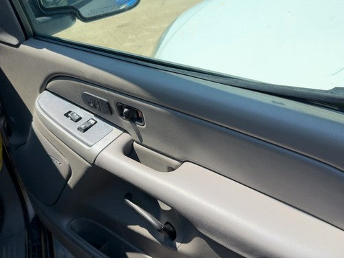 05 Suburban 1500 Passenger Right Front Door Trim Panel With Switches Gray 92I