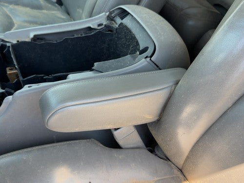 2003-2006 Chevy Suburban 1500 Driver Left Front Arm Rest Side Seat Oem Gray 92I