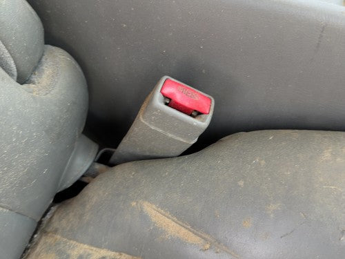 03-06 Suburban 1500 Passenger Right Front Seat Belt Buckle Receiver Oem Gray 92I