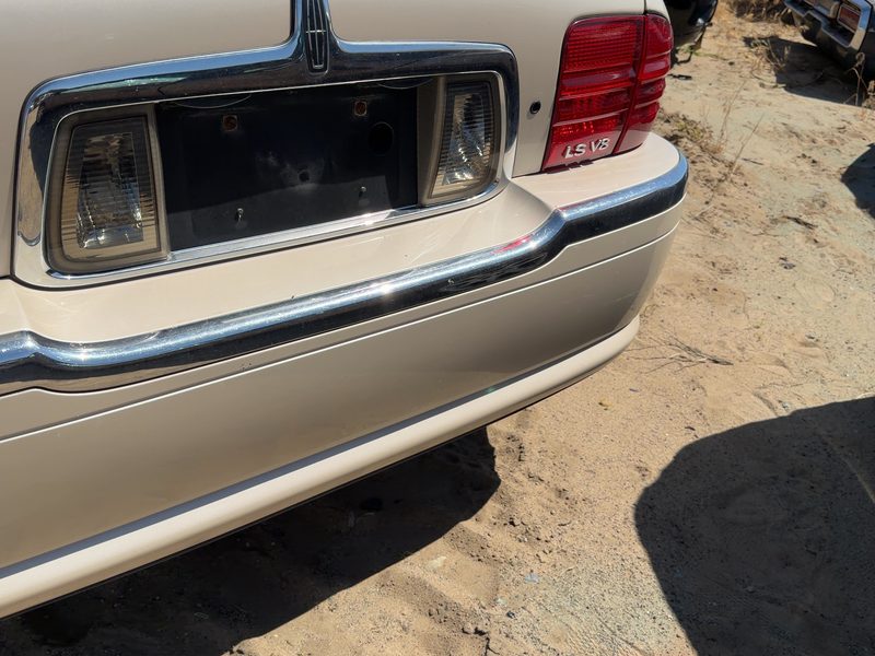2000-2002 Lincoln LS Rear Bumper Assembly