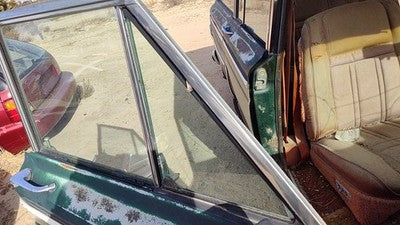 84-91 Grand Wagoneer Passenger Right Front Vent Window Small Door Glass Wh Frame