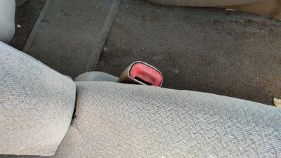 01-04 Grand Caravan Passenger Right Front Seat Belt Buckle Receiver Gray E7l5