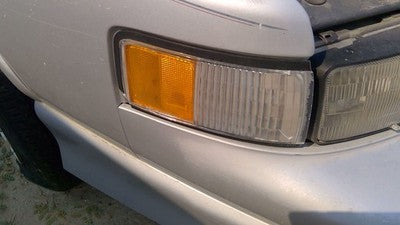 88-91 Cutlass 2 Door Passenger Right Front Turn Signal Light Lamp Fender Mounted