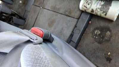 05-06 Town & Country Passenger Right Front Seat Belt Buckle Receiver Oem Gray D5