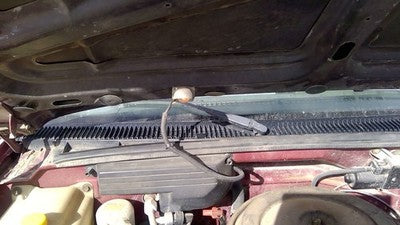 1988 Gmc Sierra 2500 Windshield Wiper Cowl Vent Trim Panel Oem Grille