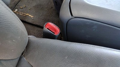 05-07 Town & Country Passenger Right Front Seat Belt Buckle Receiver Gray Sld5