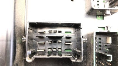 2006-2007 Chrysler 300 Engine Fuse Box Oem 3.5L P04692031ai 05161486Aa