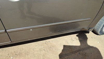 2004 Nissan Maxima Passenger Right Front Moulding From Door Trim Strip Gold Ky2