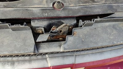 2002-2009 Chevy Trail Blazer Hood Latch Assembly With Bracket Oem