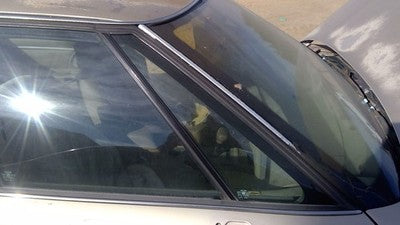 92-99 Eighty Eight Passenger Right Front Vent Window Small Door Glass With Frame