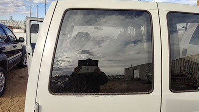 1985-2005 Gmc Safari Driver Left Rear Back Glass Oem Window 15591979