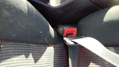 04 05 Mazda 3 Driver Left Front Seat Belt Buckle Receiver Oem Black Bp4k57l8002