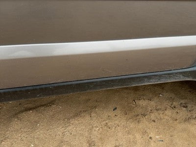 05-09 Legacy Outback Passenger Right Front Lower Moulding From Door Silver Slq