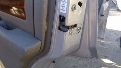 1994 Jeep Grand Cherokee Passenger Right Rear Door Latch With Rods/Cables Back