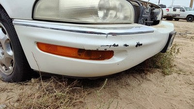 1997-05 Buick Park Ave Front Bumper Cover Assembly Oem White 78u Crack 25651624