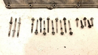 2011-2016 Ford F250 Passenger Right Valve Cover With Bolts Oem 6.7L Powerstroke