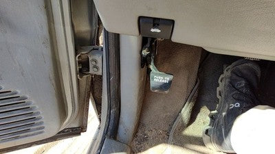 2000 Chevy Venture Driver Left Lower Kick Trim Panel Oem Gray