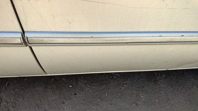 04-07 Town & Country Passenger Right Front Moulding From Door Trim Silver Ps2