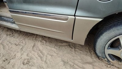 2000 Ford Windstar Driver Left Rear Rocker Moulding On Quarter Panel Oem