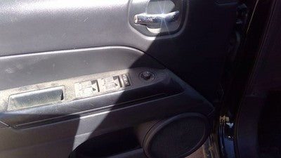 2013-2017 Jeep Patriot Driver Left Front Inside Door Trim Panel Only Oem Gray Dv