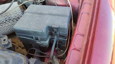 2003-2005 Dodge Neon Engine Fuse Box Power Distribution Panel Oem 2.0L
