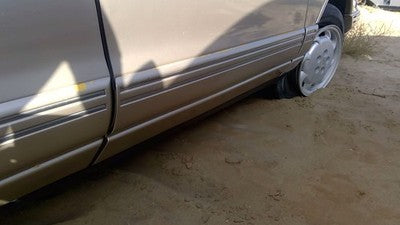 1994 Olds Eighty Eight Passenger Right Front Moulding From Door Trim Strip Gold