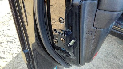 2004-2005 Hyundai Xg350 Driver Left Front Door Latch With Rods/Cables Oem