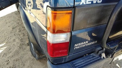 1987-95 Nissan Pathfinder Driver Left Tail Light Brake Lamp Oem Rear G655541g00