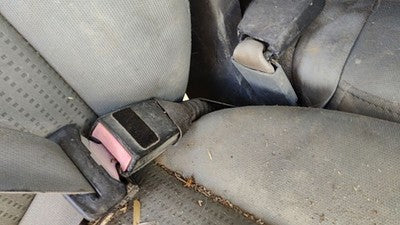 2007-2008 Ford F150 Passenger Right Front Seat Belt Buckle Receiver Oem Gray Me