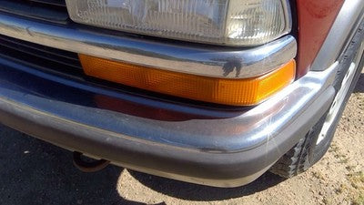 1998-2005 Chevy S10 Blazer Driver Left Front Turn Signal Light Lamp Oem 15098268
