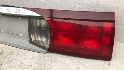 2004-2007 Buick Rendezvous Center Tail Light Section Oem Brake Lamp Middle