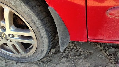 2003 Chevy Cavalier Driver Left Moulding From Fender Oem Mud Flap
