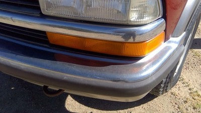 1998-2005 Chevy S10 Blazer Driver Left Front Turn Signal Light Lamp Oem 15098268