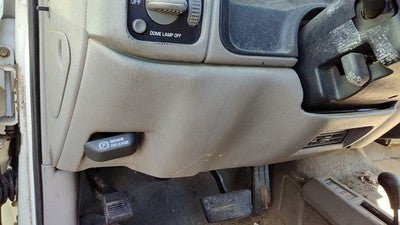 95-96 Silverado 1500 Lower Dash Under Column Knee Bolster Trim Panel Oem Gray