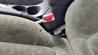 2001-2003 Hyundai Elantra Driver Left Front Seat Belt Buckle Receiver Oem Gray