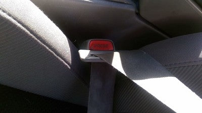 1999-2002 Subaru Forester Driver Left Front Seat Belt Buckle Receiver Oem Gray