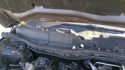 2008 Pontiac Torrent Windshield Wiper Cowl Vent Trim Panel Oem Grille