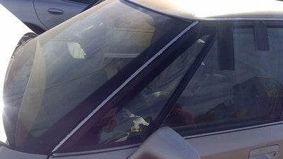 92-99 Eighty Eight Driver Left Front Vent Window Small Door Glass With Frame