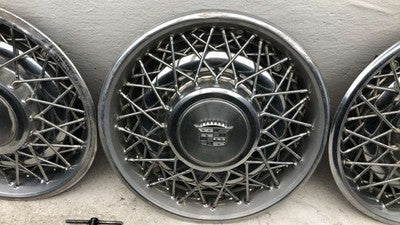 1980-1984 Cadillac Deville Set Of 4 Hub Cap Wheel Covers Oem Wire Type 01612485