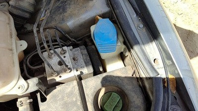 2003-2005 Vw Passat Windshield Washer Fluid Reservoir With Pump Oem Wiper Tank